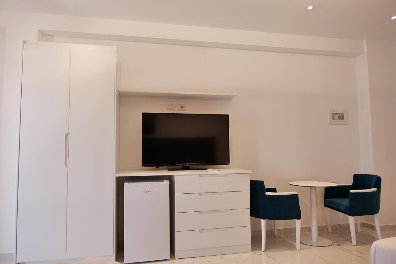Lumi Hotel Sarande Exterior photo